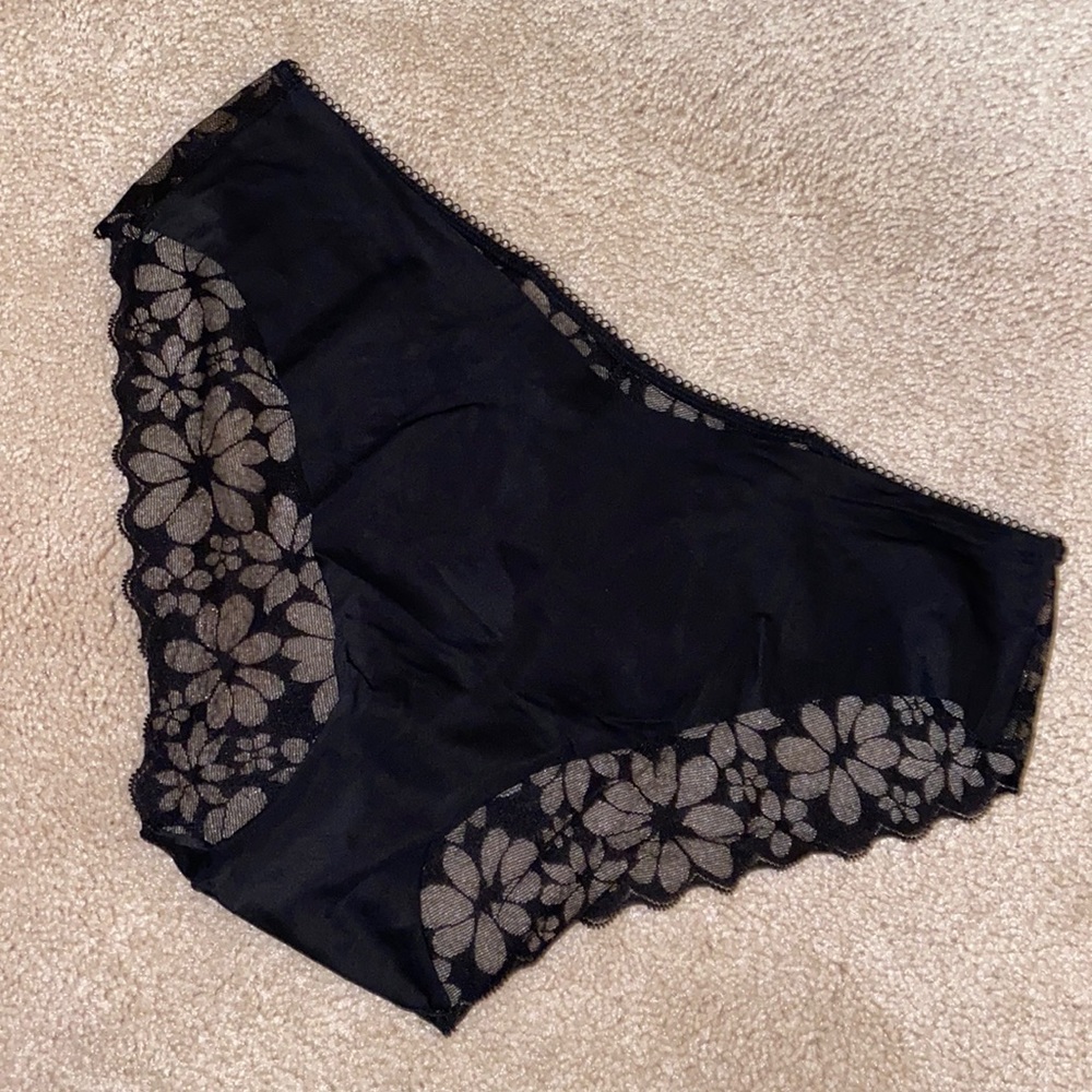 Victoria’s Secret No Show Bikini